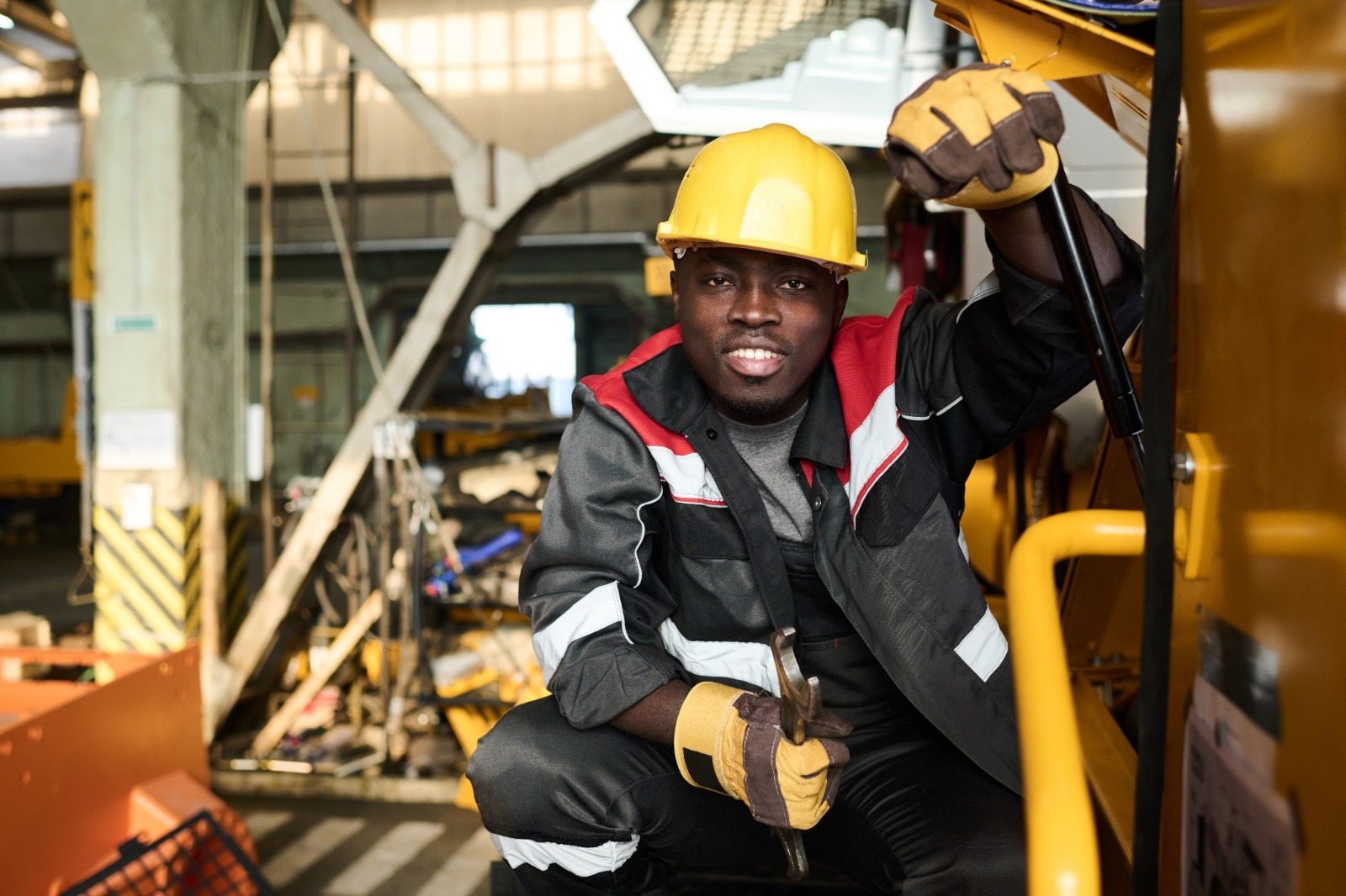 Big Struqtive technician in the workshop